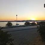 στο λιμανι 度假居 伊里斯斯