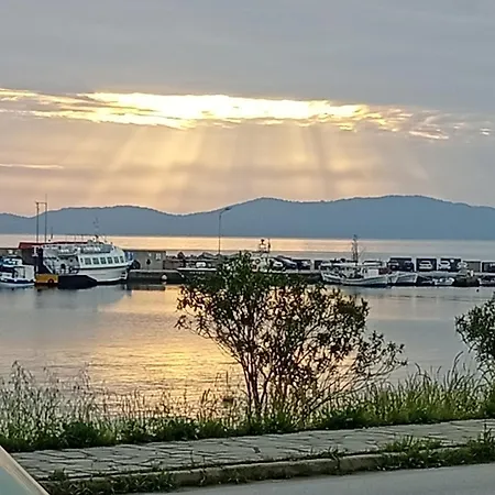 στο λιμανι Сasa de vacaciones Ierissos
