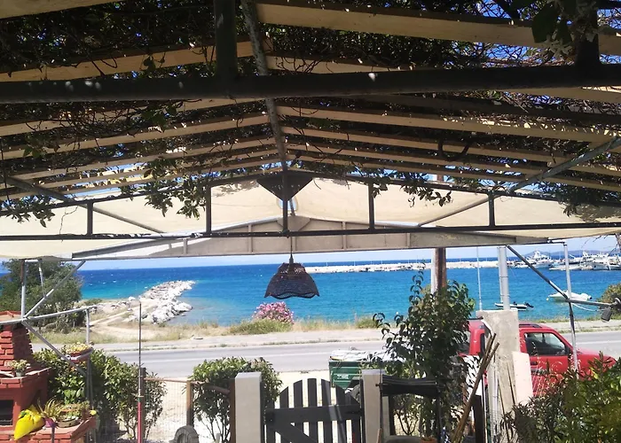 στο λιμανι Nyaraló *